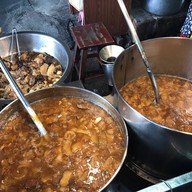 เจ้จิ๋ม กระเพาะปลาตลาดบางรัก