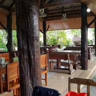 บรรยากาศ ร้านอาหารใต้บ้านเรา