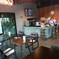 บรรยากาศ Jim's house cafe& space Soi Ekkachai 130