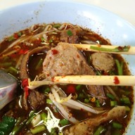 ก๋วยเตี๋ยวเนื้อวัว ศาลาแดง