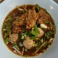 ก๋วยเตี๋ยวเนื้อวัว ศาลาแดง