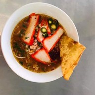 ก๋วยเตี๋ยวต้มยำสูตรโบราณ/หอยทอด ตลาดมั่งมีทรัพย์