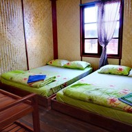 บ้านชมตะวัน