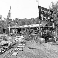 เมนูของร้าน ก๋วยเตี๋ยวห้อยขาริมวัง วัดหงษ์ทอง