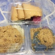 เมนูของร้าน ข้าวเหนียวมูน พุ่มหิรัญ ตลาดนัดสัมมากร