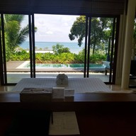 เนสท์เซนส์รีสอร์ท