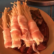 พุงกางหมูกระทะ