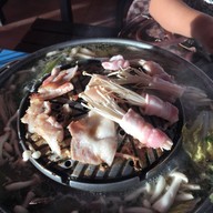 พุงกางหมูกระทะ