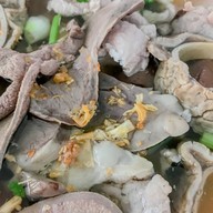 เมนูของร้าน ต้มเลือดหมู เฮียชิม (เจ้าเก่า) ด่านสำโรง11
