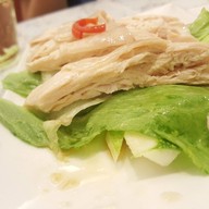 ข้าวมันไก่ต้ม :  แน่นๆ หนากำลังดีจ๊ะ