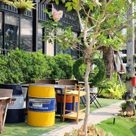 หน้าร้าน ด่านนัว E-San Restaurant