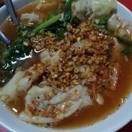 ราชาบะหมี่ เกี๊ยวปูหมูแดงอบน้ำผึ้ง
