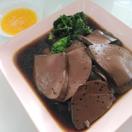 เมนูของร้าน ก๋วยเตี๋ยวเป็ดฮ่องเต้(หน้าวัดยางประตู2)