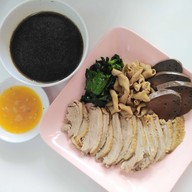 เมนูของร้าน ก๋วยเตี๋ยวเป็ดฮ่องเต้(หน้าวัดยางประตู2)