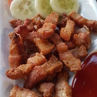 ร้านเอกเขนก เลียบทางรถไฟตลิ่งชัน