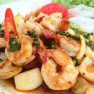 เมนูของร้าน ป้าแดงซีฟู๊ด ชายหาดบ้านอำเภอ