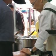 บรรยากาศ โจ๊กข้าวหอมนิล เชฟแมว ตลาดอยู่สะอาด