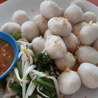 ก๋วยเตี๋ยวป้าอี๊ด