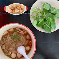 เมนูของร้าน ก๋วยเตี๋ยวเรือ ท่าวัง ณ ศรีราชา