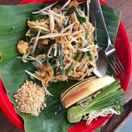 ร้านรถเมล์