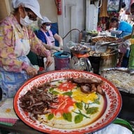 เนื้อทอดซอยละลายทรัพย์