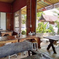 บรรยากาศ ร้านก๋วยเตี๋ยวเป็ดเจ๊เก๋  ขาหมูนายพล