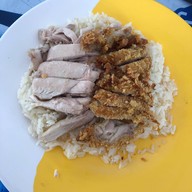 ลุงหลงราดหน้ายอดผัก บางขุนนนท์