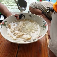 เมนูของร้าน ก๋วยเตี๋ยวเรือตาเท้ง วัดบางคล้า