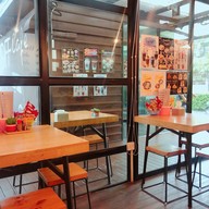 บรรยากาศ Fourbuta Ladprao18