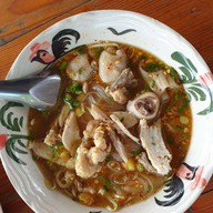 เมนูของร้าน ก๋วยเตี๋ยวเรือตาเท้ง วัดบางคล้า