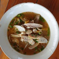 เมนูของร้าน ก๋วยเตี๋ยวเรือตาเท้ง วัดบางคล้า