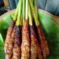 เมนูของร้าน หมูสมุนไพรพันตะไคร้