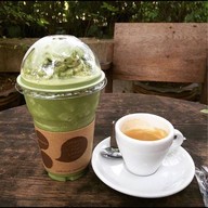 Coffee Der La ร้านกาแฟคอฟฟี่เด้อหล่า โอโซนวิลเลจ