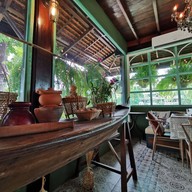 บรรยากาศ บ้านมาดาม คาเฟ่ & เรสเตอรองต์