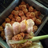 บรรยากาศ หมูสมุนไพรพันตะไคร้