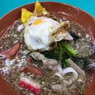 เมนูของร้าน กวง ราดหน้ายอดผัก