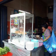 หน้าร้าน ก๋วยเตี๋ยวปลาจรัญ 3