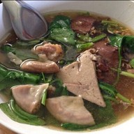 เมนูของร้าน ศรีชลเกาเหลาเลือดหมู