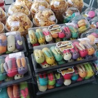 เครปนั่นน๊า ถ.แจ้งสนิท มีที่เดียวเท่านั้น