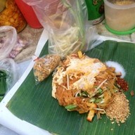 ผัดไทยไหหลำเจ๊หมวย (Pad Thai Hai Lahm)