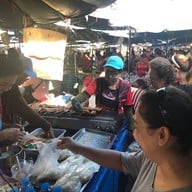 หมูปิ้งดินแดงปากซอย 9
