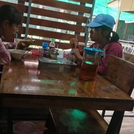 บรรยากาศ ก๋วยเตี๋ยวโบราณ กา.ไก่ ตลาดเก่าบ้านสุด