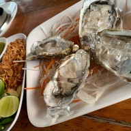 เมนูของร้าน HEAP Cafe' & Restaurant อนุสาวรีย์ชัยฯ