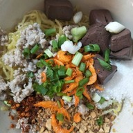 เมนูของร้าน ก๋วยเตี๋ยวโบราณ กา.ไก่ ตลาดเก่าบ้านสุด