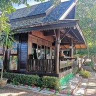 หน้าร้าน ลูกหว้า กาแฟ สาขาตรงข้าม อบจ.ระยอง เนินพระ