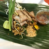 เมนูของร้าน ผัดไทยไฟทะลุ ถนนดินสอ