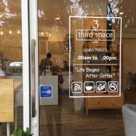 หน้าร้าน Third Space Cafe ระยอง
