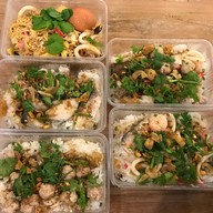 เจ้าจุก ข้าวหมูทอด(ข้าวห่อ 35 บาท) เตาปูน