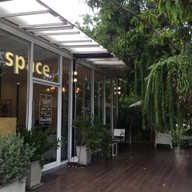 บรรยากาศ Third Space Cafe ระยอง