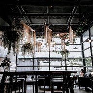 บรรยากาศ W cafe (ดับบลิวคาเฟ่) Udomsuk51